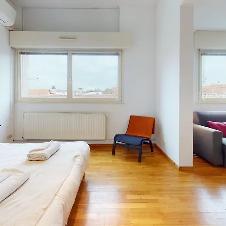 沃邦科尔马尔公寓 公寓 *