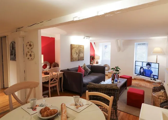 沃邦科尔马尔公寓 *